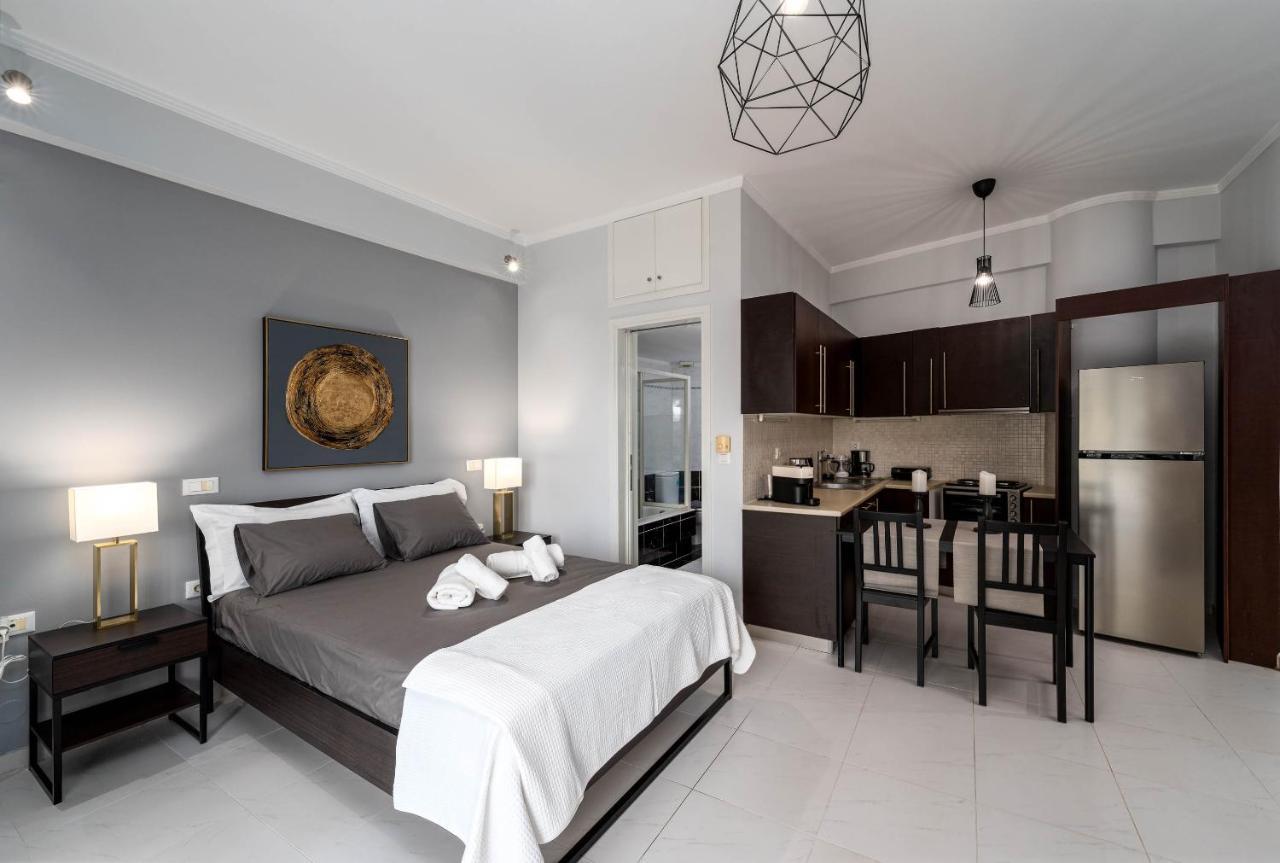 Byron Luxury Apartments Egio Exterior foto