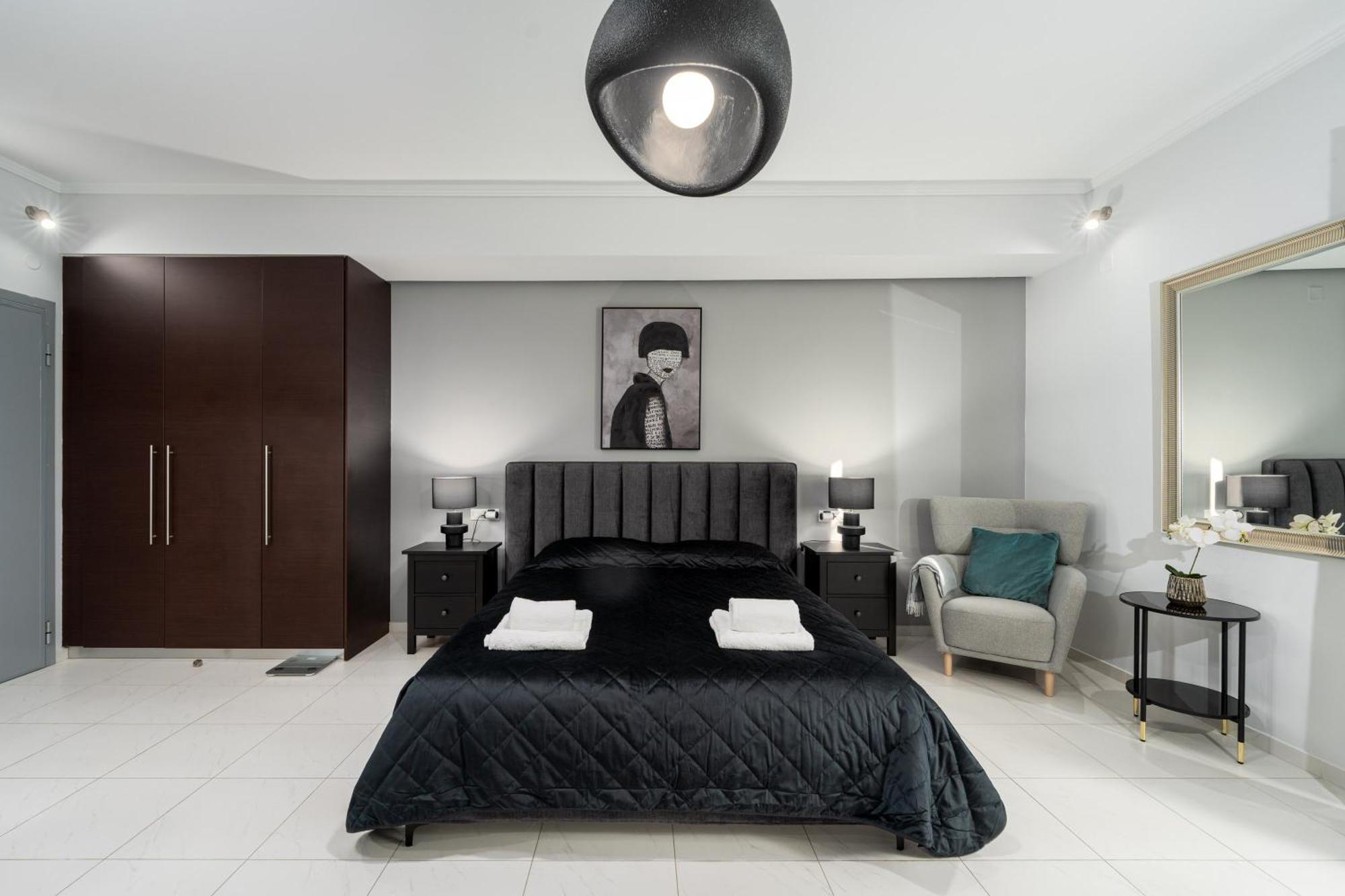 Byron Luxury Apartments Egio Exterior foto
